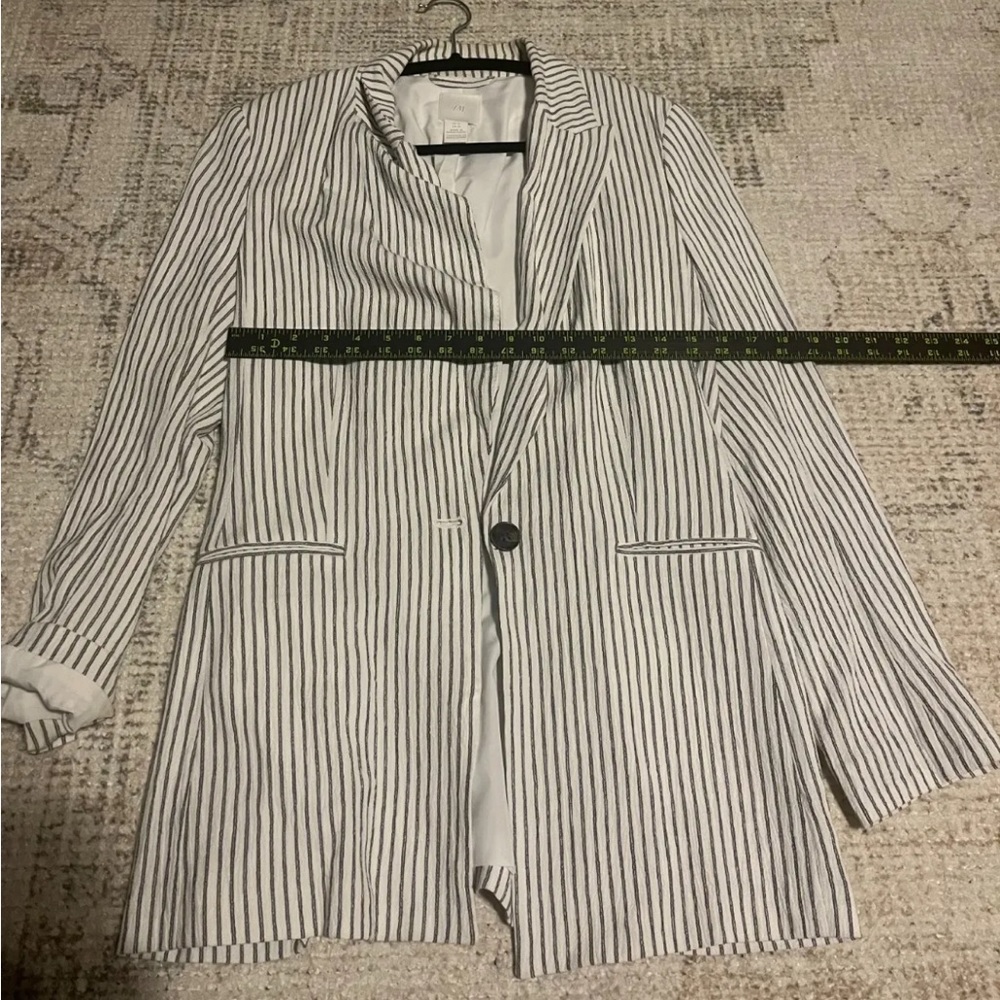 H&M Striped Blazer Sz 12 Long Sleeves Lined Casual Collard Black and White
